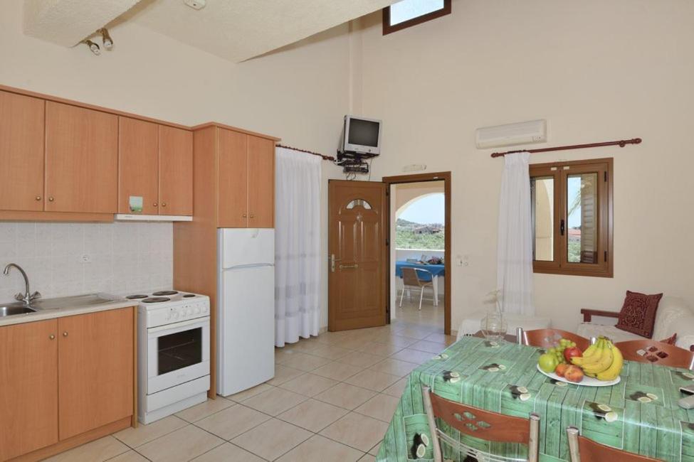 Markos Apartments 1 Stoúpa エクステリア 写真